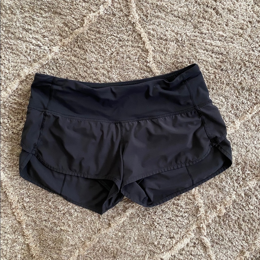 Lululemon 2.5” shorts